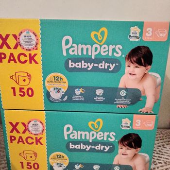 2 cartons de couches Pampers taille 3(300 couches)
