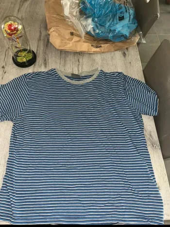 🎉 T-shirt rayé bleu et blanc 🎉