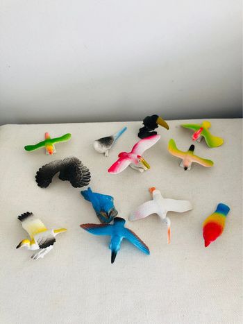 Lot de 12 oiseaux en plastique jouet enfant