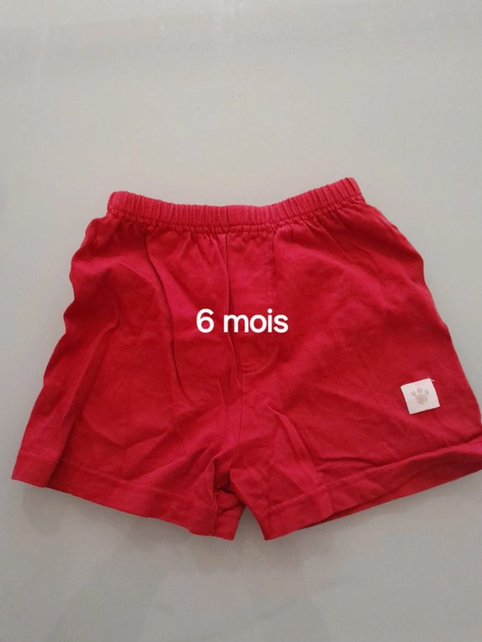 Short rouge 6 mois 67cm