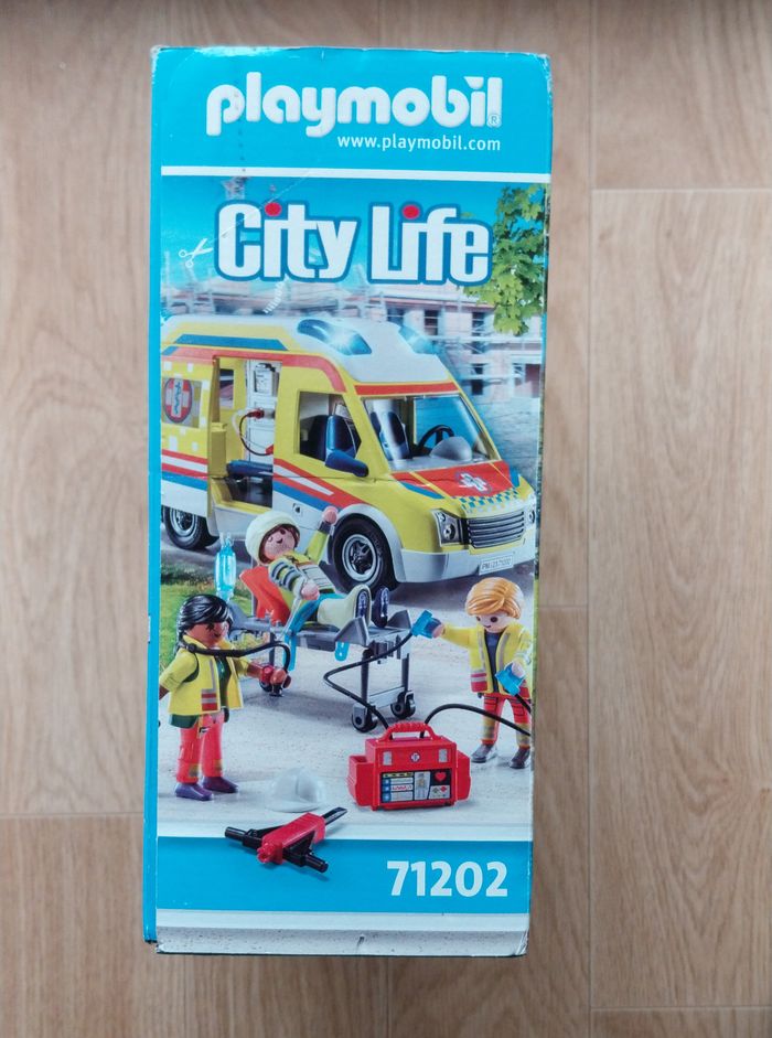 Playmobil City Life 71202 Ambulance avec effets lumineux et sonore neuf scellé - photo numéro 4