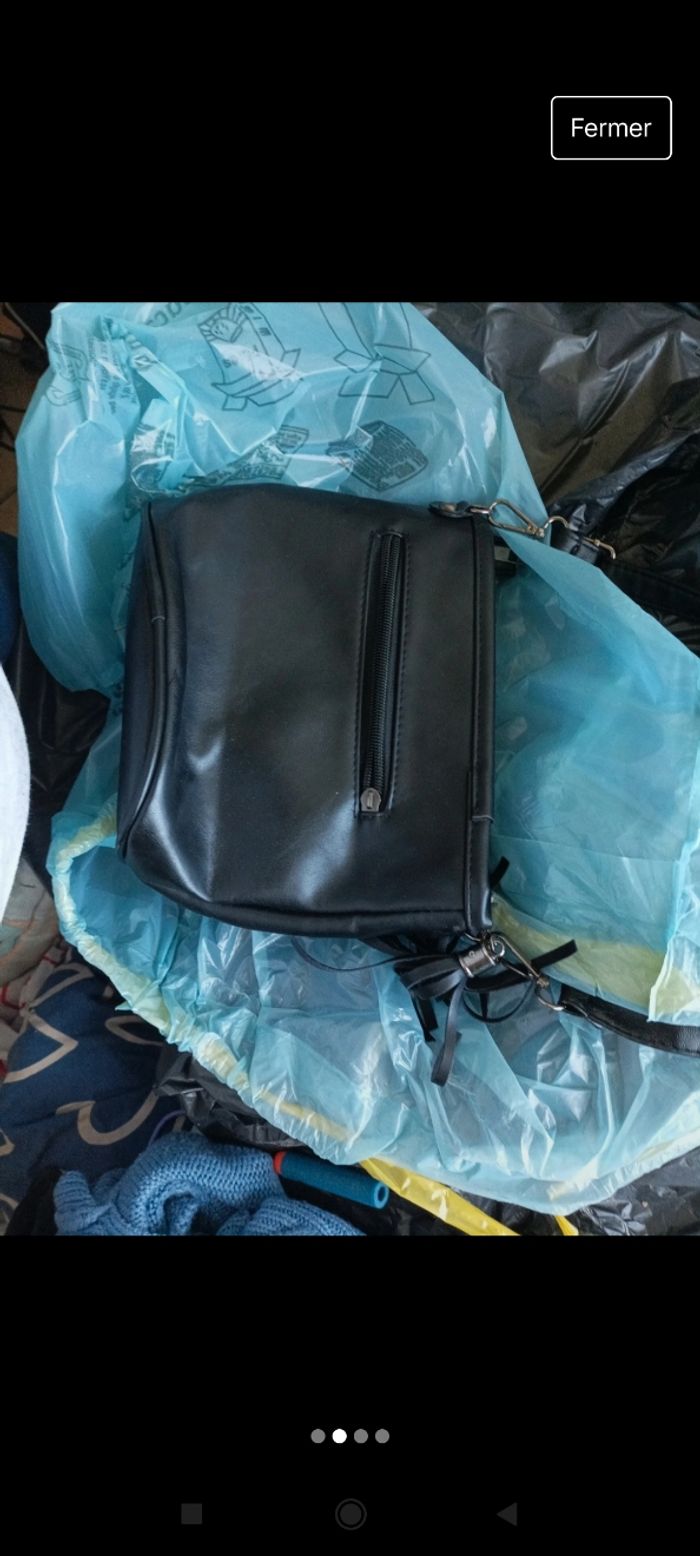 Sac. Main - photo numéro 3