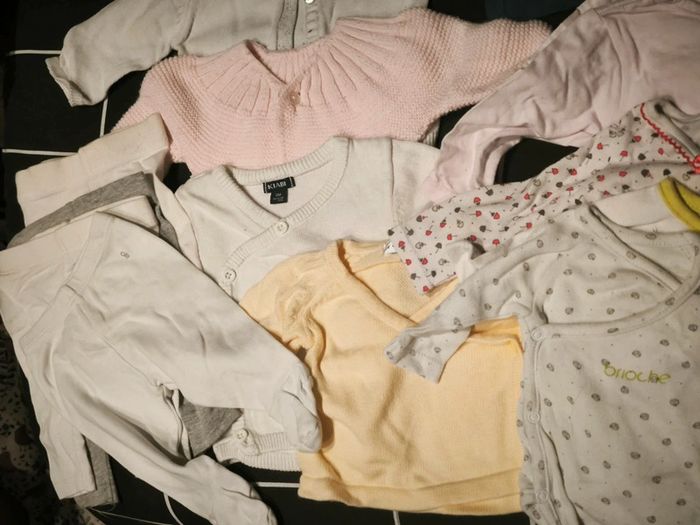 Lot d'habits 0-1 mois bébé fille - photo numéro 2