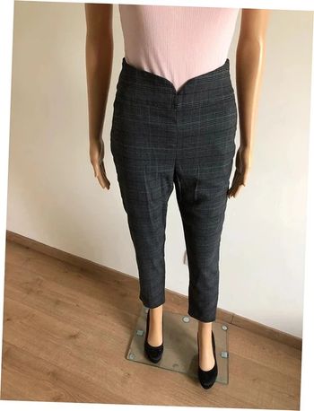 Pantalon gris et noir à carreaux Naf Naf taille 36 bon état