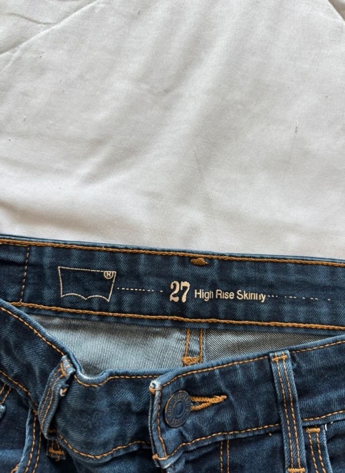 Jean mi taille haute levi’s bleu marine high rise skinny taille S/36 L32 femme - photo numéro 9
