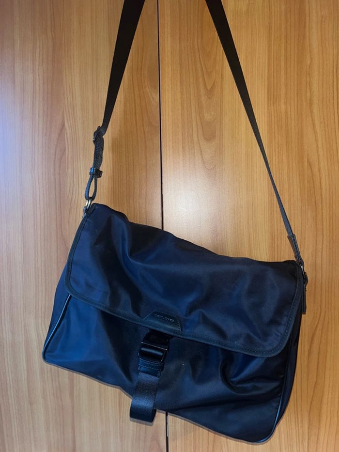 Sac en bandoulière noir David Jones