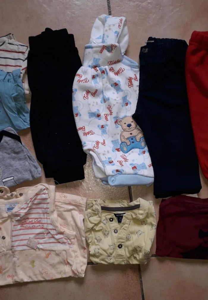 Lot 13 vêtements 9 mois garçon - photo numéro 3