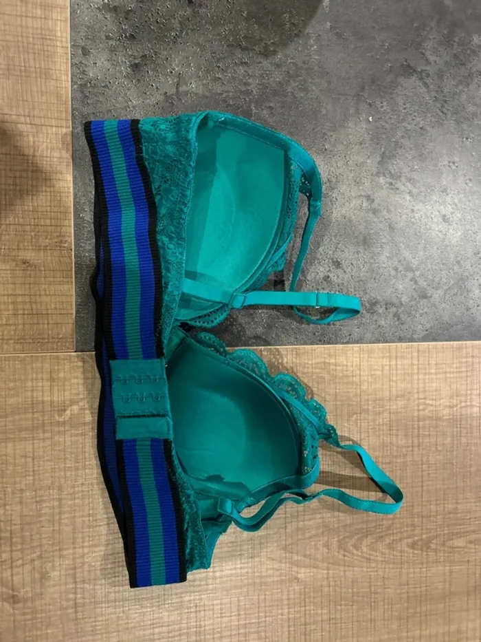 Soutien gorge - photo numéro 2