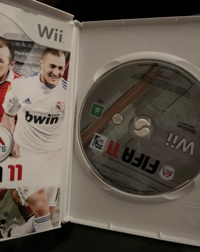 Jeu Wii Fifa 11 - photo numéro 2