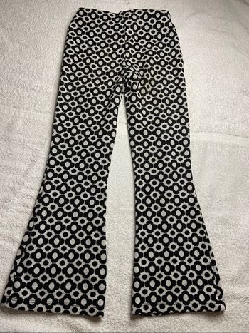 Pantalon à motif noir et blanc stylé