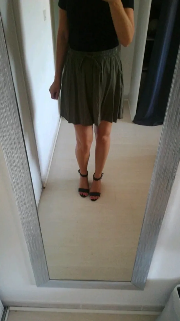 Jupe kiabi kaki 38 - photo numéro 2