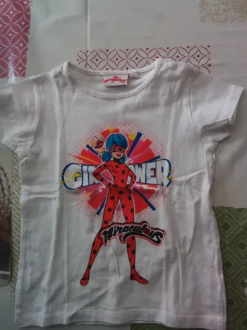 Tee shirt miraculous 4 ans (265)