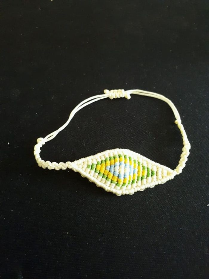 Bracelet en amande beige et vert - photo numéro 4