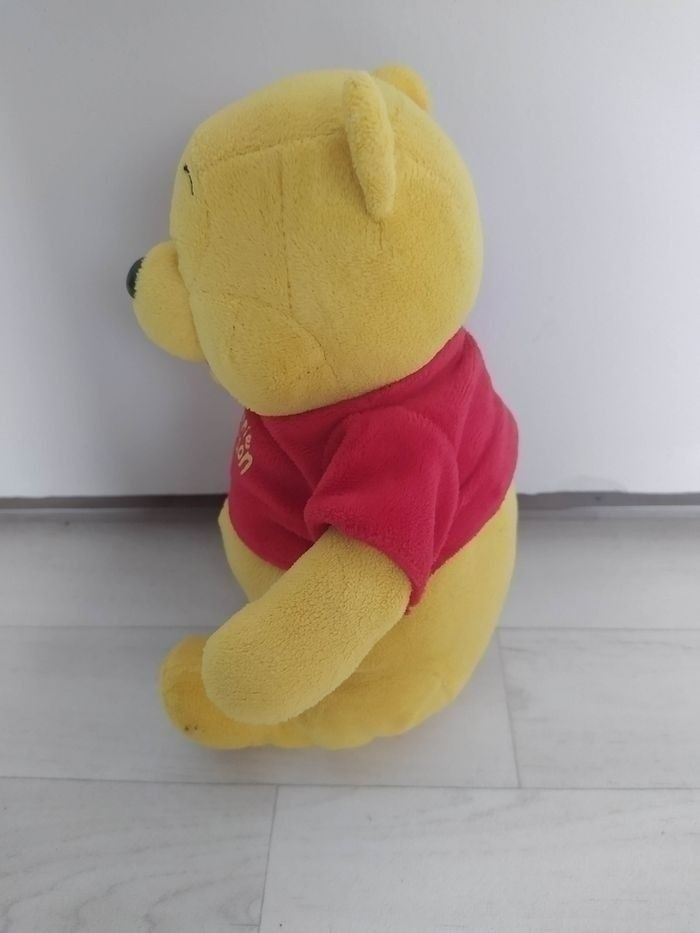 Peluche Winnie l'ourson Disney, nounours ou Doudou - photo numéro 3