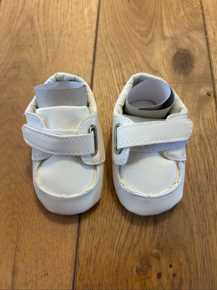 Chaussons blancs - Graziella - Neuf avec étiquette - T.17 (3/6 mois)