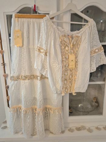 Ensemble bohème jupon et haut dentelle et broderies blanc et doré neuf T S/M