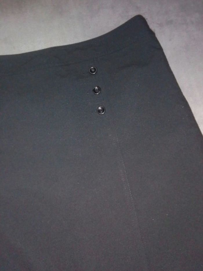 Jupe femme noir taille 40 bien lire - photo numéro 3