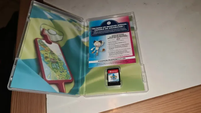 Jeu Nintendo Switch Pokémon Épée, - photo numéro 2