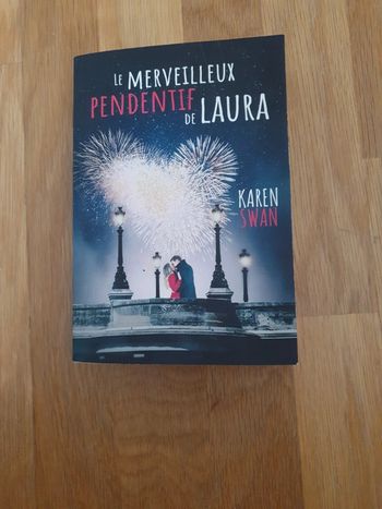 Le merveilleux pendentif de Laura