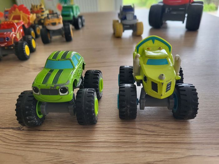 Cascade Blaze et les monsters machines + 14 vehicules - photo numéro 9
