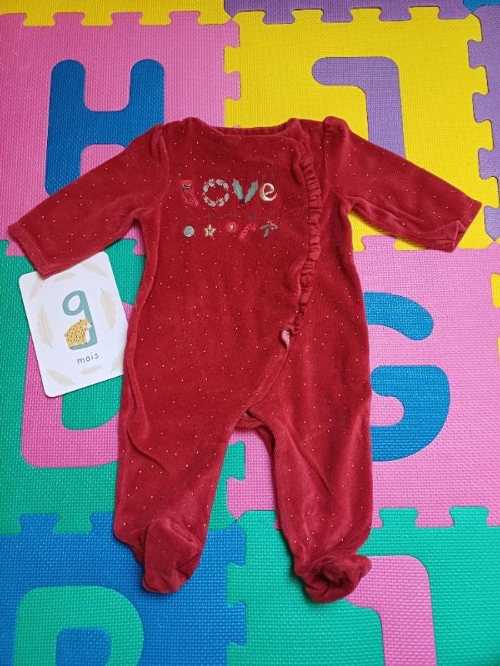 Pyjama tape à l'œil 9 mois