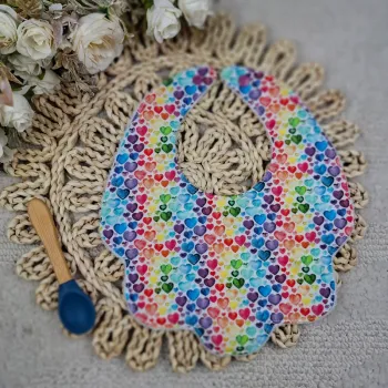 Bavoir forme fleur motif petit coeur