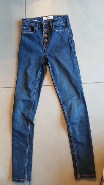 Jean a boutons