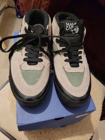 basket vans t40,5 neuf (40e)