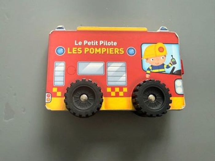 Lot de livres Le Petit Pilote et livres Winnie et Cars - photo numéro 7