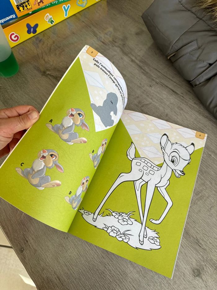 Livre d'activités et de coloriage avec stickers Disney - photo numéro 4