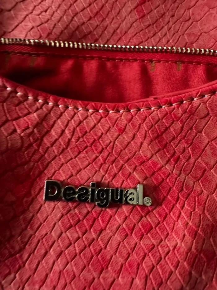 Sac à main et bandoulière rose Desigual, très bon état, 35x30cm - photo numéro 3