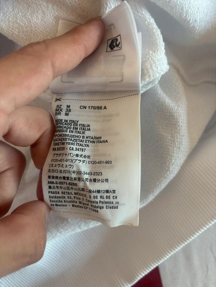 Sweat Prada blanc logo triangle en métal en dessous du col - photo numéro 15