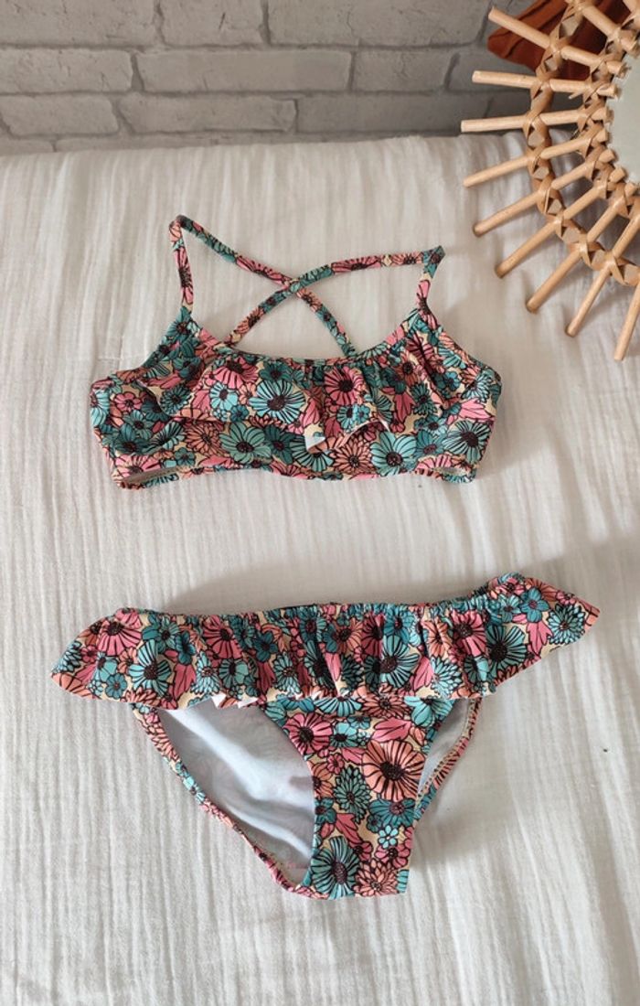 Maillot de bain 2 pièces fleurs & volants – KIABI – 5 ans