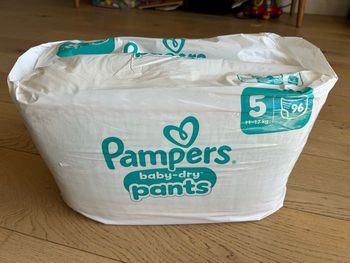 Pampers pants taille 5 - 96 couches 