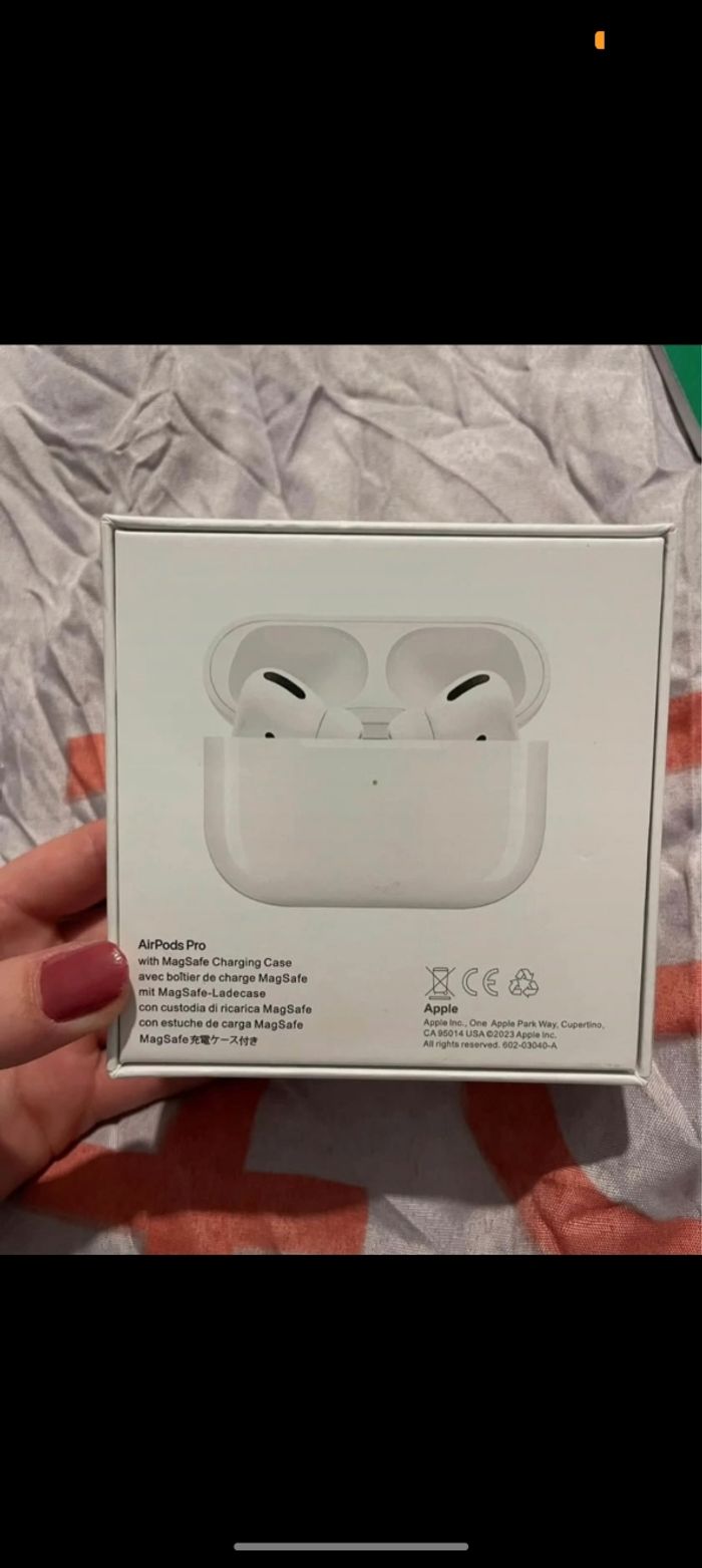 iPhone 12 Mauve 256 Go + AirPods Pro 2 - photo numéro 7