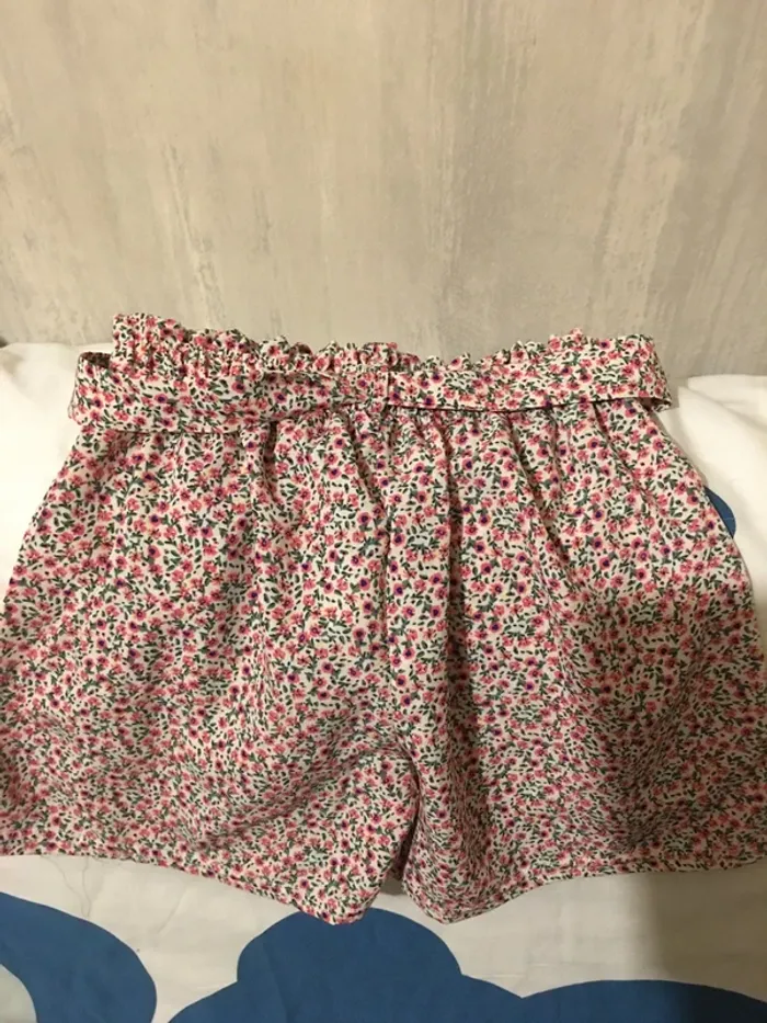 Short à fleurs - photo numéro 3