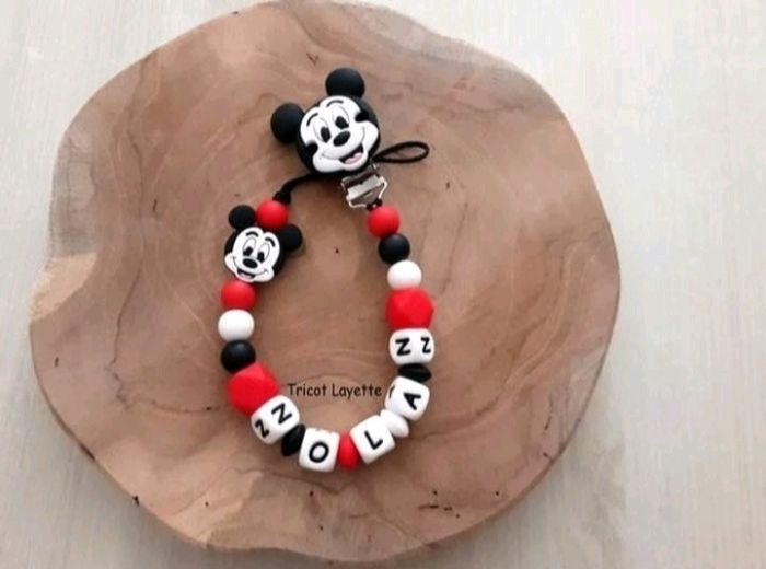 Attache tétine mickey