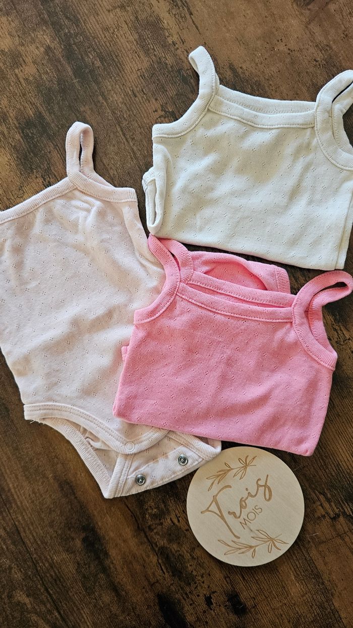 Lot de bodies bébé fille