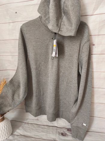 Sweat a capuche