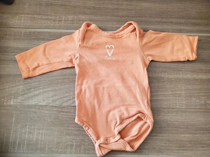 Lot de 13 bodies 3 mois - photo numéro 11