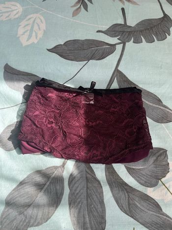 Boxer femme 2 XL très bon état couleur violette et noir
