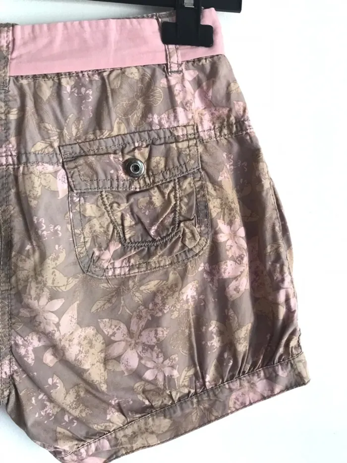 Short imprimé fleuri kaki et rose 10 ans - photo numéro 8