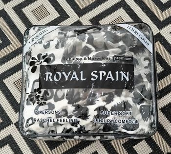 Couverture ou couvre lit polaire 2 personnes neuve