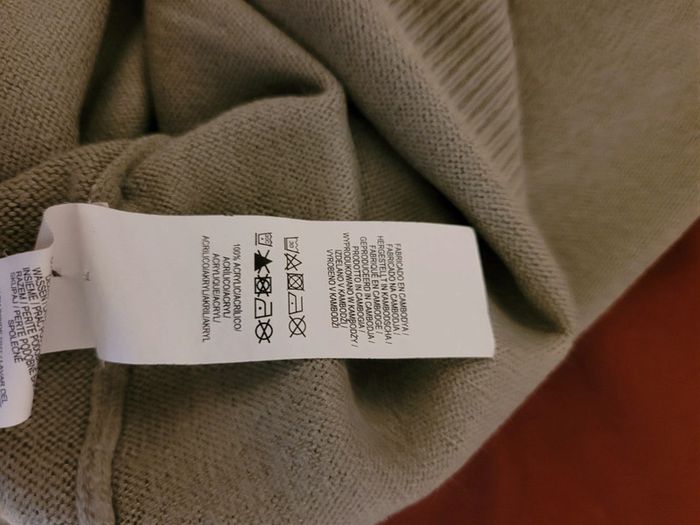Pull mi saison col V taille S - photo numéro 6