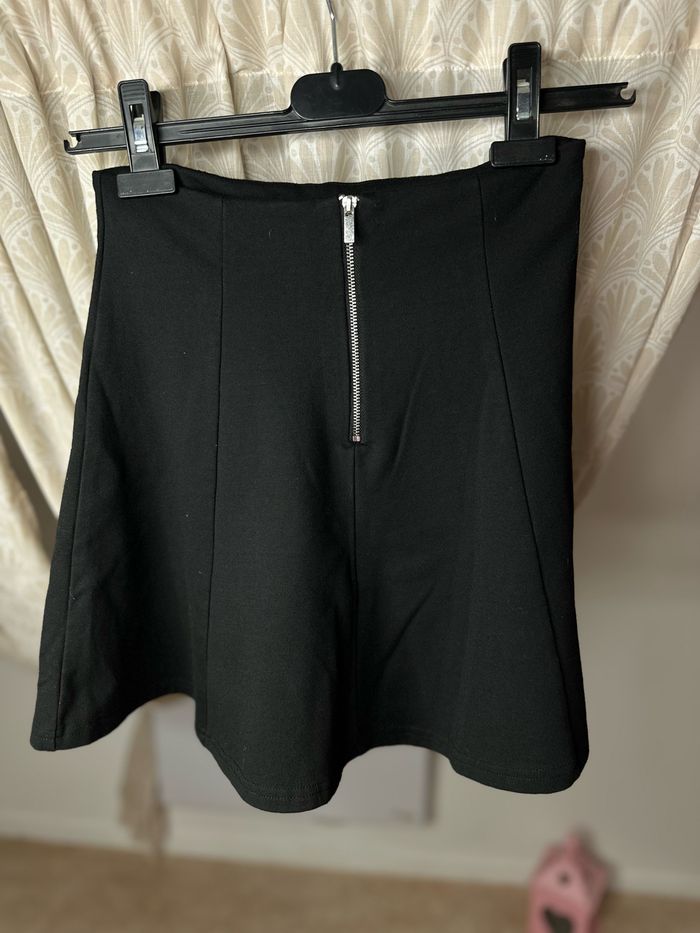 Jupe noir - photo numéro 2