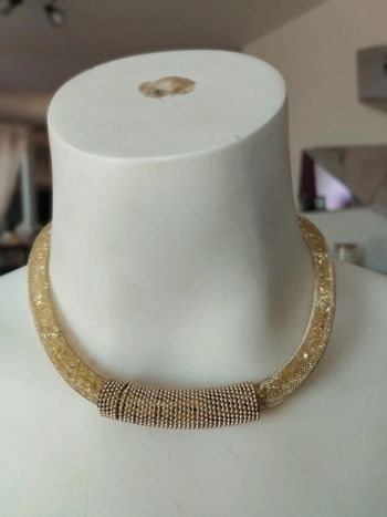 Collier fantaisie neuf raz du cou