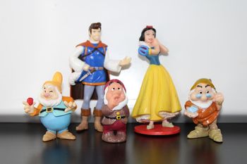 Disney lot figurines Blnche-Neige