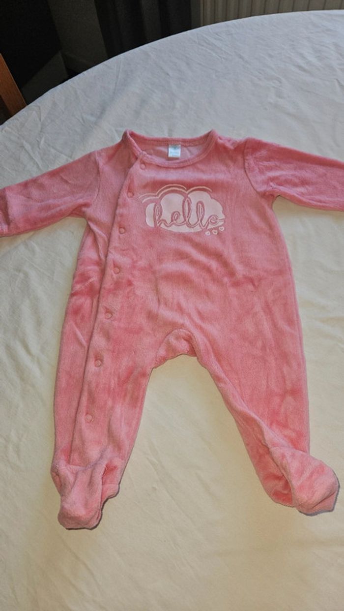 Lot de 2 pyjamas fille- Taille 1 mois - Tout doux et adorables! - photo numéro 2