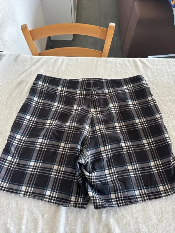 Short homme taille XL - photo numéro 3