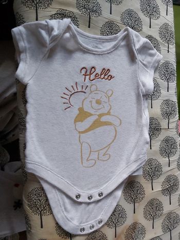 Body winnie l ourson disney primark taille 6/9mous 74cm